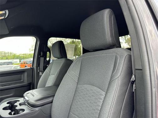 2025 RAM 2500 Tradesman Crew Cab 4x4 6'4' Box