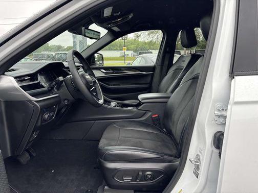 2022 Jeep Grand Cherokee 4xe Trailhawk