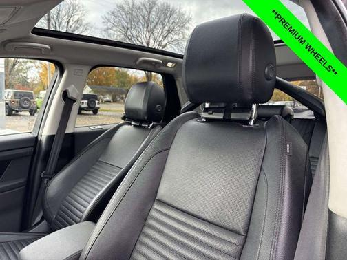 2022 Land Rover Discovery Sport SE