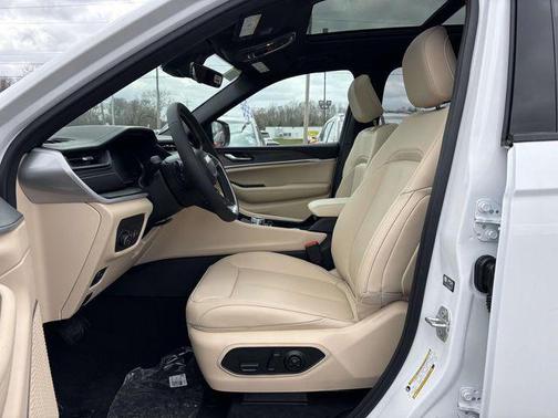 Bright White Clearcoat 2026 Jeep Grand Cherokee Limited