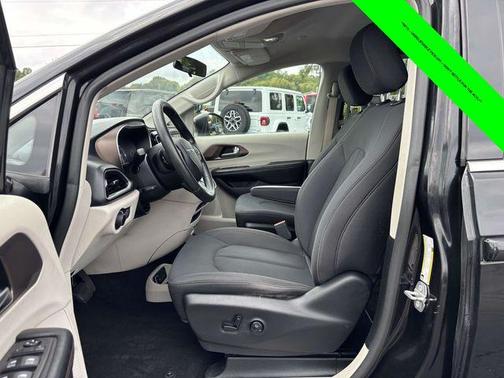 2019 Chrysler Pacifica LX