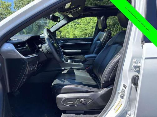 Bright White Clearcoat 2024 Jeep Grand Cherokee Limited