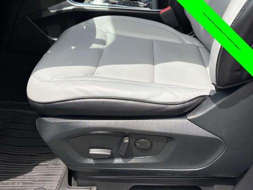 White Metallic 2021 Ford Explorer XLT