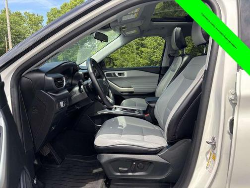 White Metallic 2021 Ford Explorer XLT