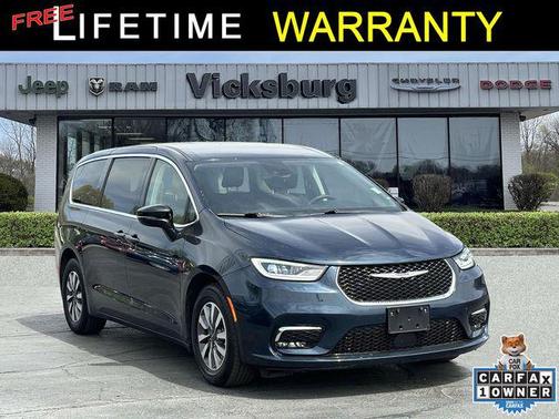 2024 Chrysler Pacifica Hybrid Select
