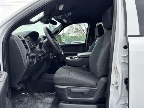 2025 RAM 2500 Tradesman Crew Cab 4x4 6'4' Box