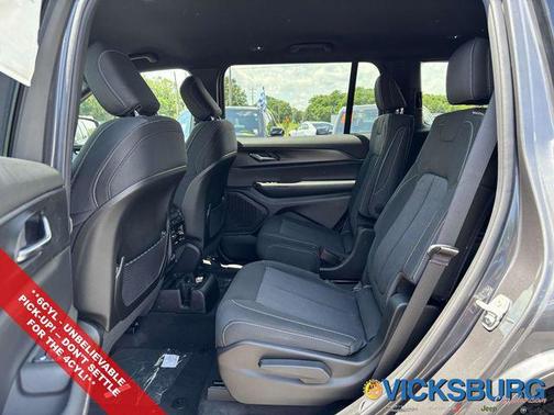 2025 Jeep Grand Cherokee L Laredo