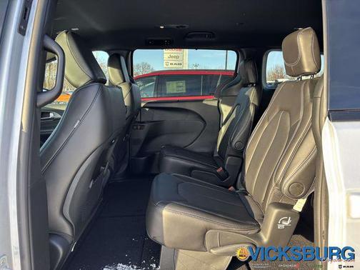 2026 Chrysler Pacifica L