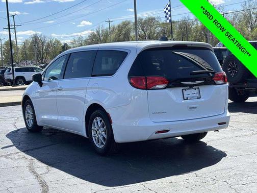 Bright White Clearcoat 2023 Chrysler Voyager LX