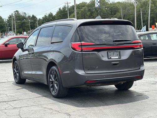 2021 Chrysler Pacifica Touring L
