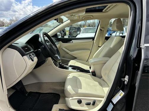 2013 Volkswagen Passat 2.5 SE