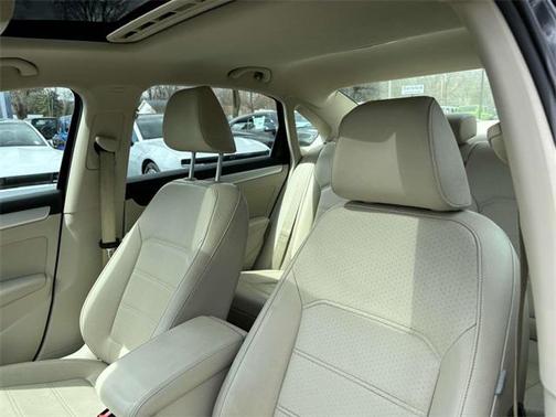 2013 Volkswagen Passat 2.5 SE
