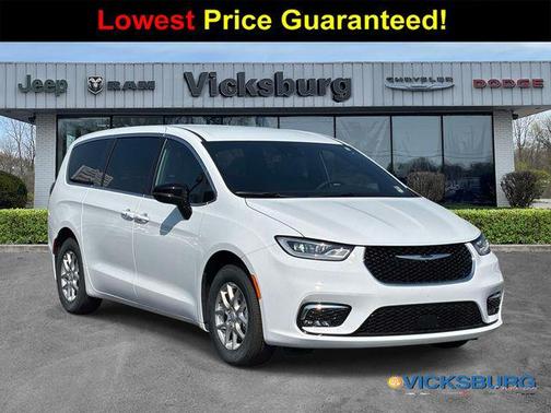 Bright White Clearcoat 2026 Chrysler Pacifica L