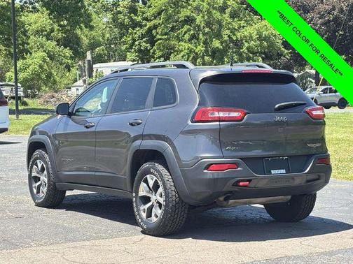 Granite Crystal Metallic Clearcoat 2017 Jeep Cherokee Trailhawk