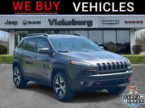 Granite Crystal Metallic Clearcoat 2017 Jeep Cherokee Trailhawk