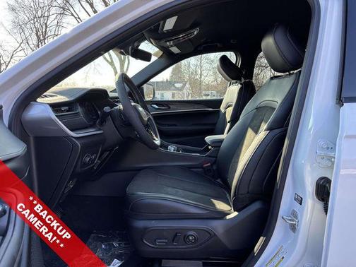 2026 Jeep Grand Cherokee Altitude