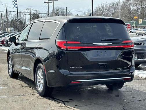 2025 Chrysler Pacifica L