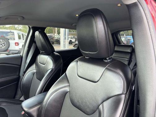 2019 Jeep Cherokee Altitude