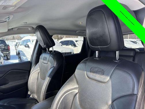 2019 Jeep Cherokee Overland