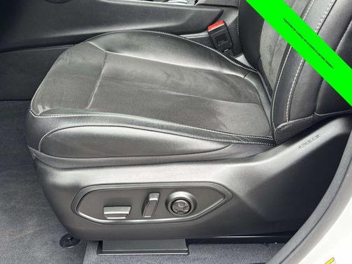 Bright White Clearcoat 2023 Jeep Grand Cherokee Altitude