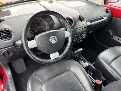 2008 Volkswagen New Beetle SE