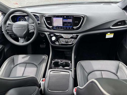 White 2027 Chrysler Pacifica Limited
