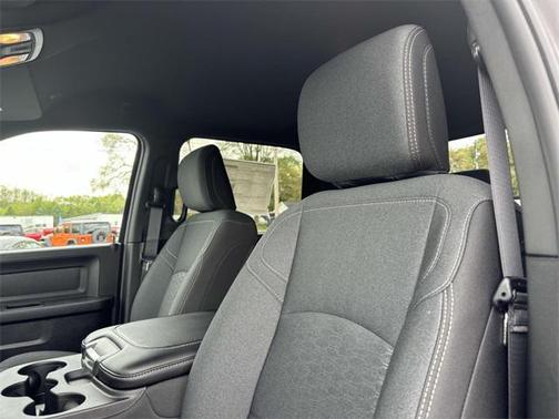 2025 RAM 2500 Tradesman Crew Cab 4x4 6'4' Box