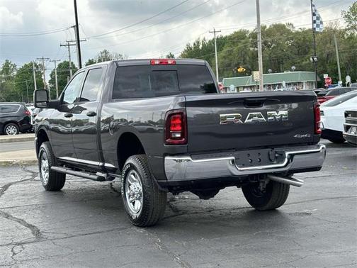 2025 RAM 2500 Tradesman Crew Cab 4x4 6'4' Box