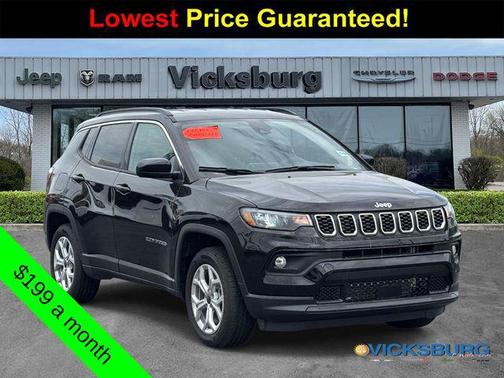 Diamond Black Crystal Pearlcoat 2026 Jeep Compass Latitude