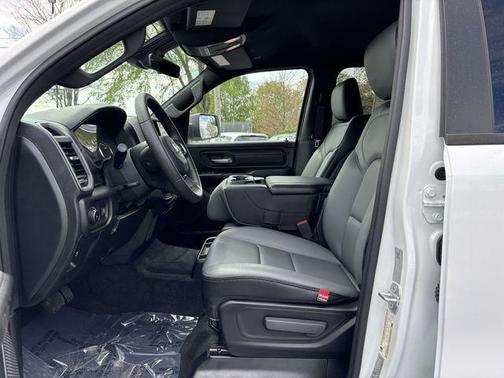 Bright White Clearcoat 2026 RAM 1500 Tradesman