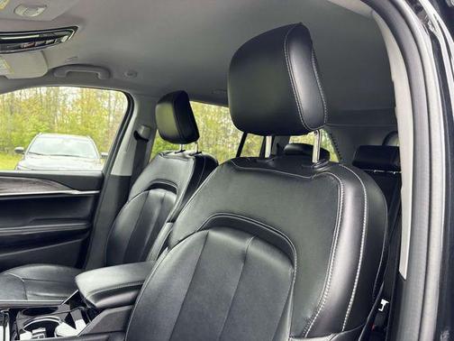 Diamond Black Crystal Pearlcoat 2023 Jeep Grand Cherokee Limited