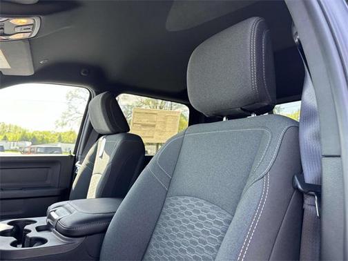 2025 RAM 2500 Tradesman Crew Cab 4x4 6'4' Box