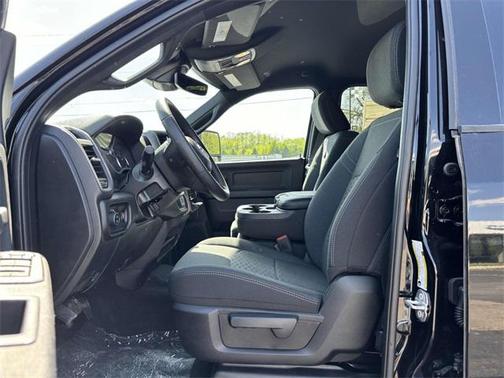 2025 RAM 2500 Tradesman Crew Cab 4x4 6'4' Box