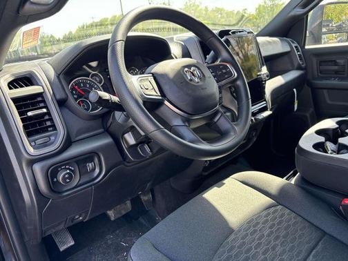 2025 RAM 2500 Tradesman Crew Cab 4x4 6'4' Box