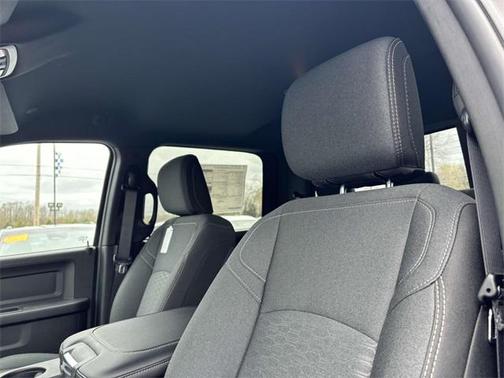 2025 RAM 2500 Tradesman Crew Cab 4x4 6'4' Box