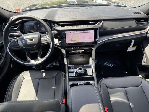 Diamond Black Crystal Pearlcoat 2026 Jeep Grand Cherokee L Limited