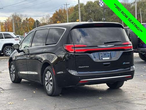 2024 Chrysler Pacifica Hybrid Select