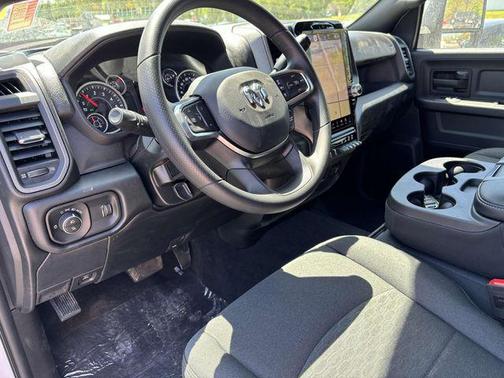 2025 RAM 2500 Tradesman Crew Cab 4x4 6'4' Box