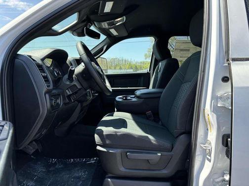 2025 RAM 2500 Tradesman Crew Cab 4x4 6'4' Box