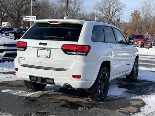 Photo 5 of 38 of 2020 Jeep Grand Cherokee Altitude