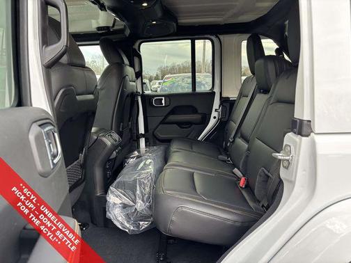 2026 Jeep Wrangler 4-Door Sahara 4x4