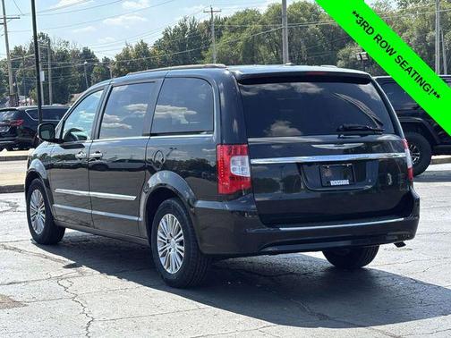 2013 Chrysler Town & Country Touring-L