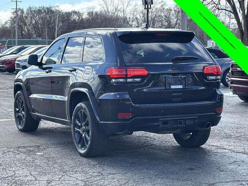 2022 Jeep Grand Cherokee Laredo