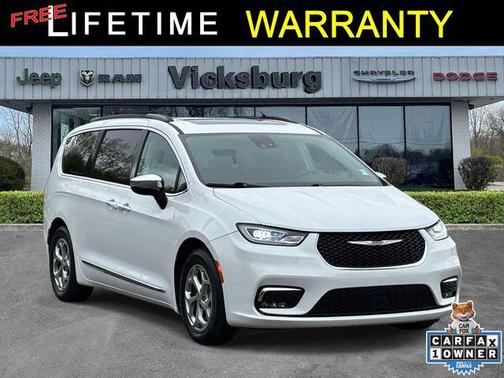 Bright White Clearcoat 2023 Chrysler Pacifica Limited