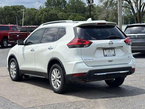 Pearl White 2017 Nissan Rogue SV