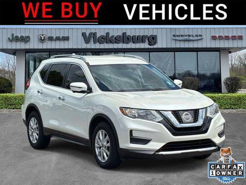 Pearl White 2017 Nissan Rogue SV