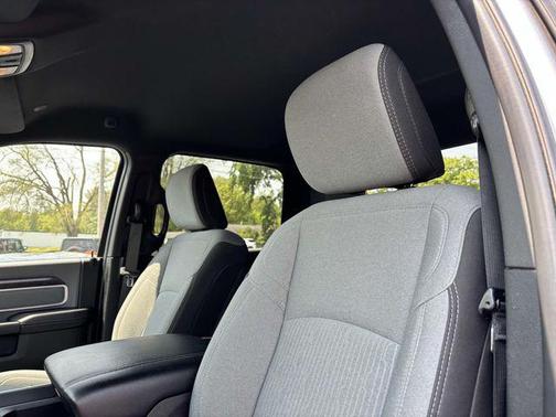2023 RAM 2500 Big Horn Crew Cab 4x4 6'4' Box