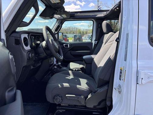 Bright White Clearcoat 2026 Jeep Wrangler Sport S