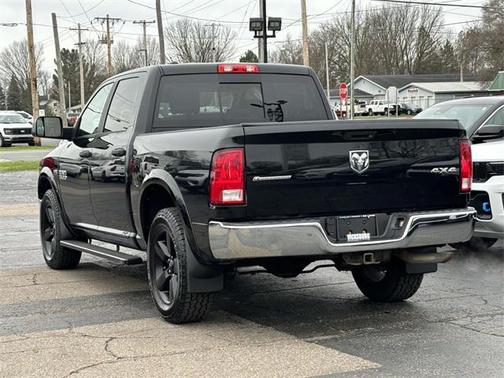 2017 RAM 1500 SLT
