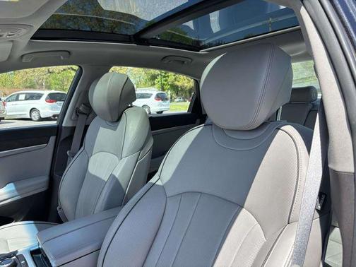 Black 2018 Genesis G80 3.8
